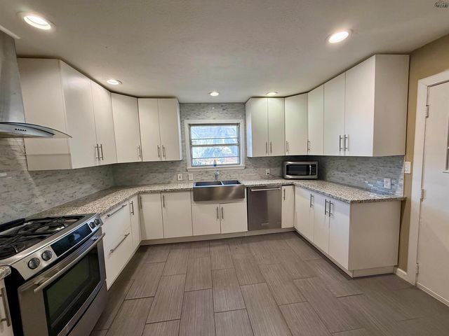 2101 JONES STREET, Wichita Falls, TX 76301