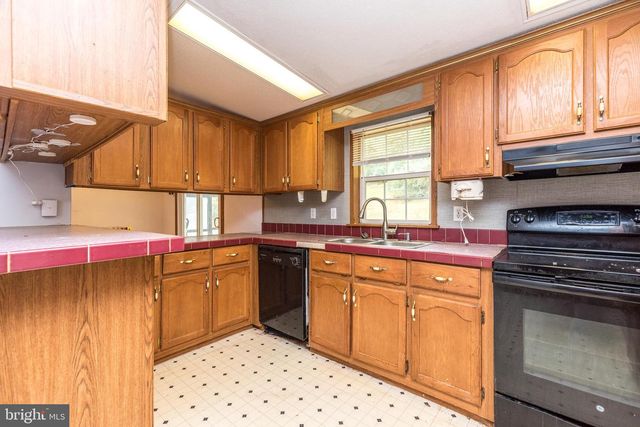 2419 SANATOGA RD, Pottstown, PA 19464