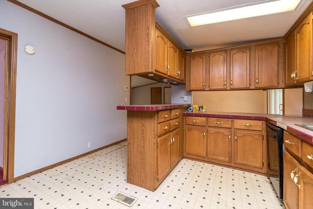 2419 SANATOGA RD, Pottstown, PA 19464