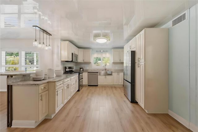 2900 PARK STREET N, St Petersburg, FL 33710