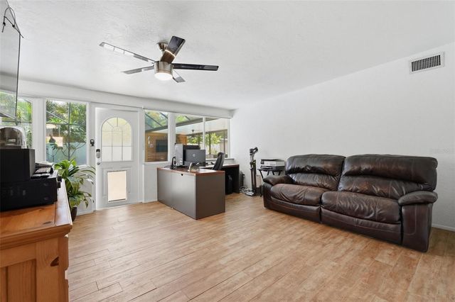 2900 PARK STREET N, St Petersburg, FL 33710