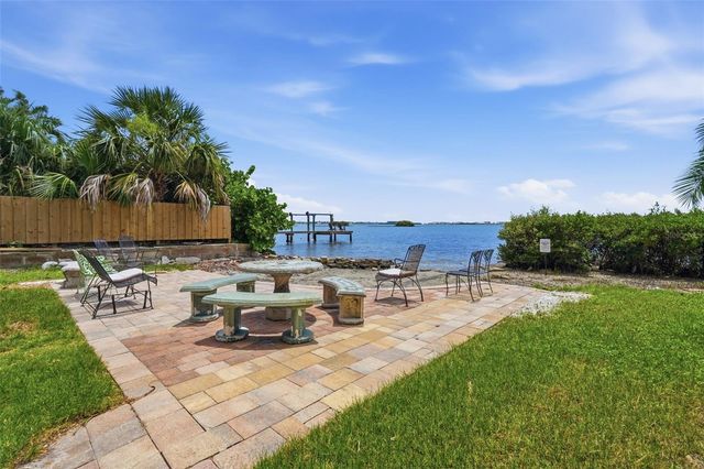 2900 PARK STREET N, St Petersburg, FL 33710