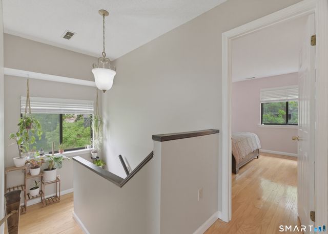 194 Conestoga Way 194, Glastonbury, CT 06033