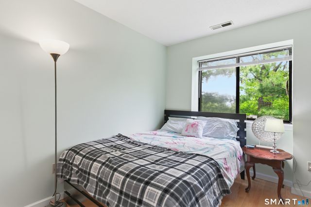 194 Conestoga Way 194, Glastonbury, CT 06033