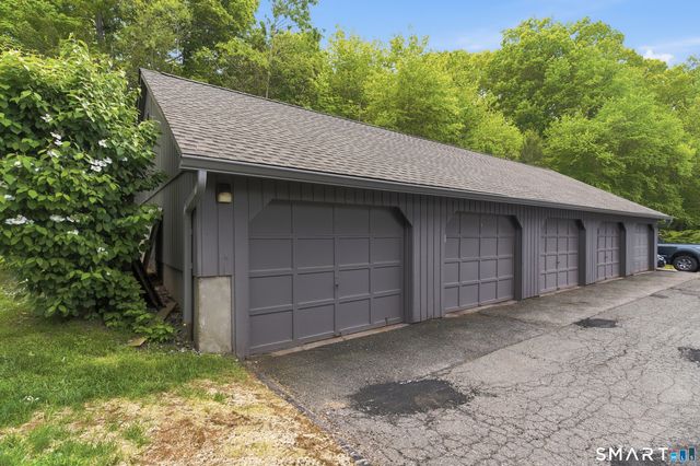 194 Conestoga Way 194, Glastonbury, CT 06033