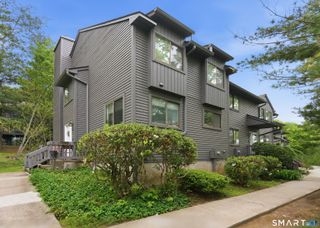 194 Conestoga Way 194, Glastonbury, CT 06033
