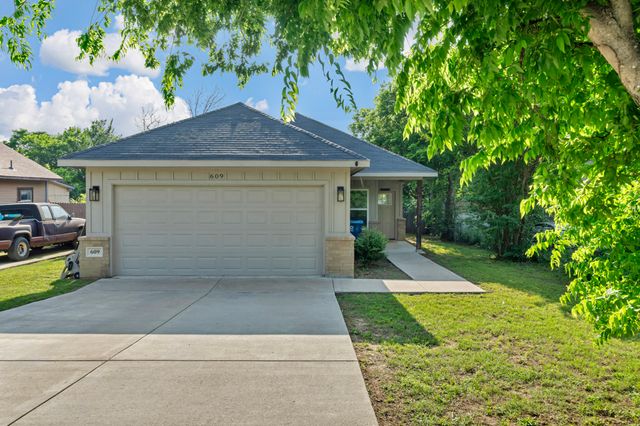 609 N Cummings Drive, Alvarado, TX 76009
