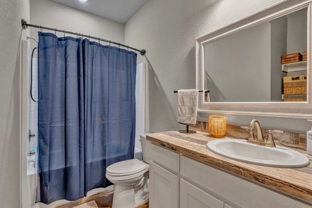 609 N Cummings Drive, Alvarado, TX 76009