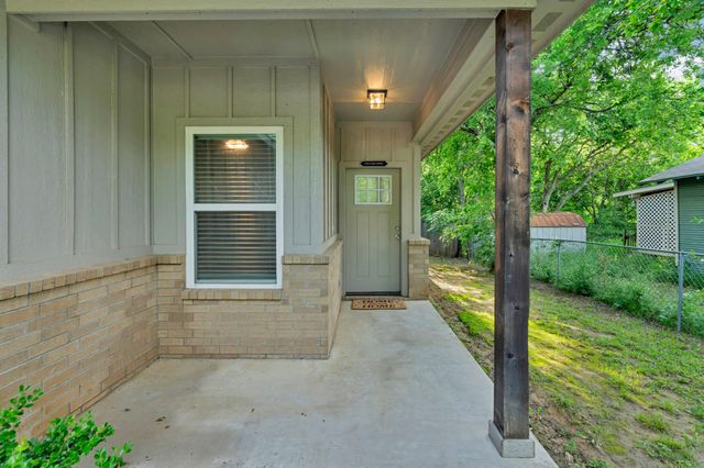 609 N Cummings Drive, Alvarado, TX 76009