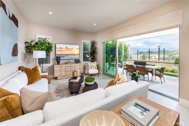 207 Mistwater, Irvine, CA 92618