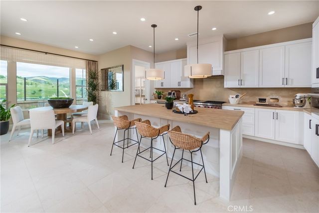207 Mistwater, Irvine, CA 92618
