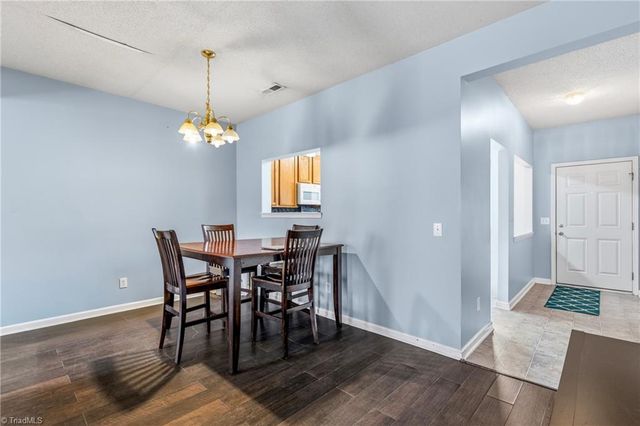 1640 Olivers Crossing Circle, Winston-salem, NC 27127