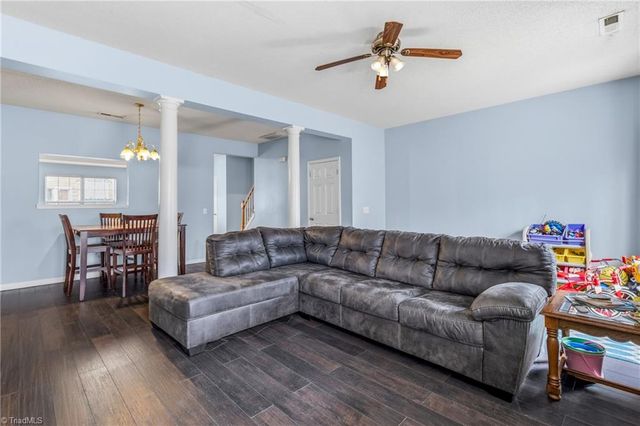 1640 Olivers Crossing Circle, Winston-salem, NC 27127