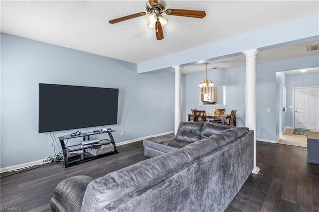 1640 Olivers Crossing Circle, Winston-salem, NC 27127