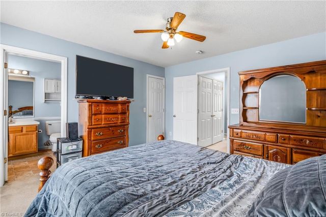 1640 Olivers Crossing Circle, Winston-salem, NC 27127