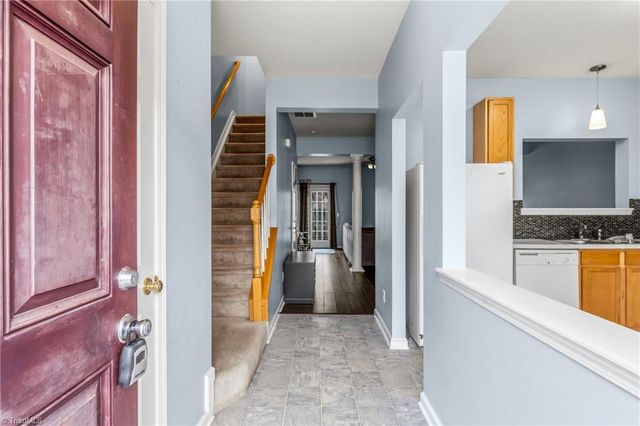 1640 Olivers Crossing Circle, Winston-salem, NC 27127