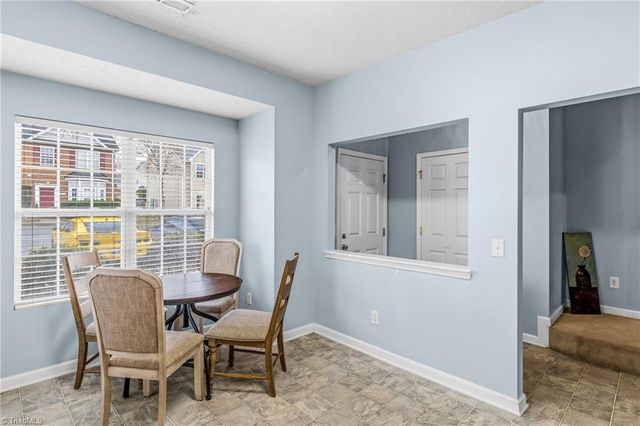 1640 Olivers Crossing Circle, Winston-salem, NC 27127