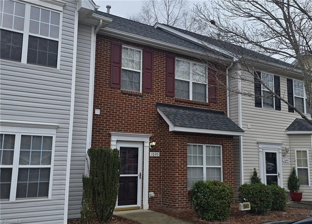 1640 Olivers Crossing Circle, Winston-salem, NC 27127