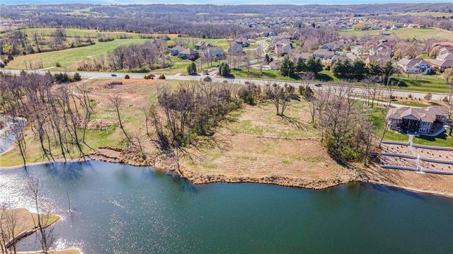 3903 S 20th Street, Leavenworth, KS 66048