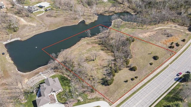 3903 S 20th Street, Leavenworth, KS 66048