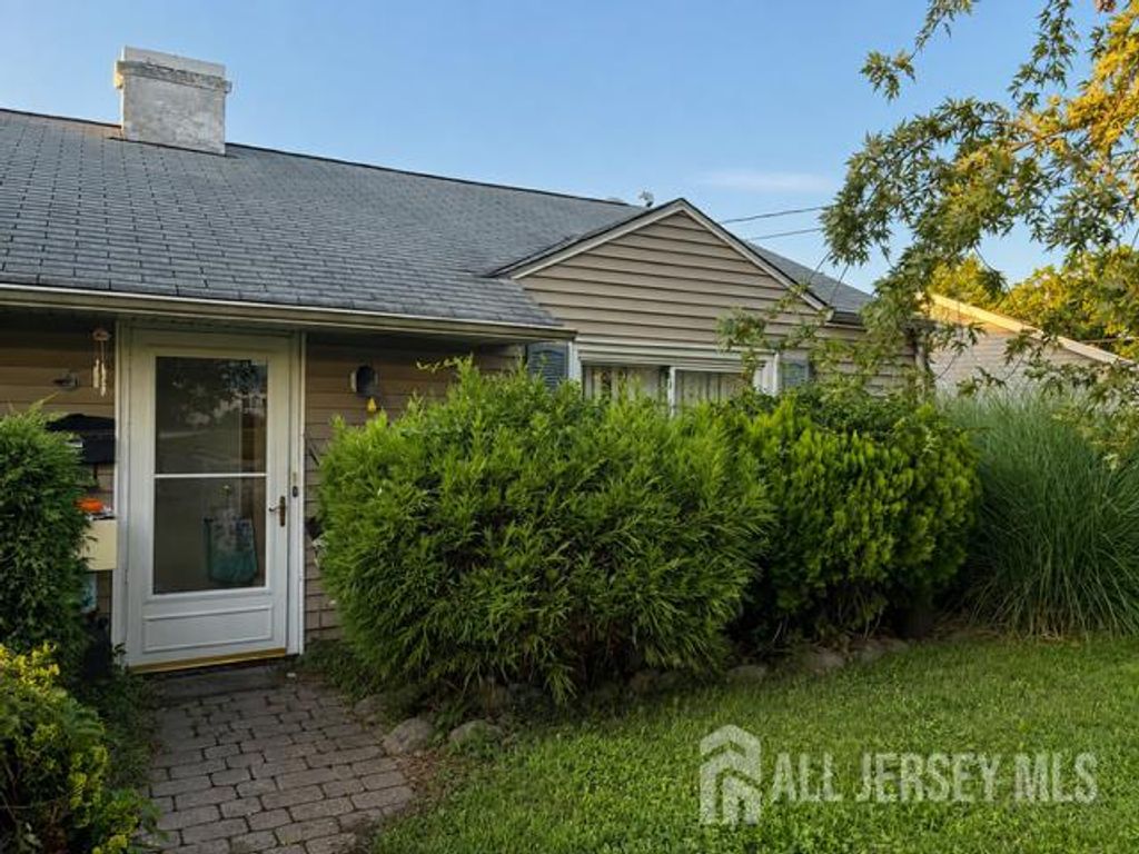 5 Fitch Road, Edison, NJ 08817