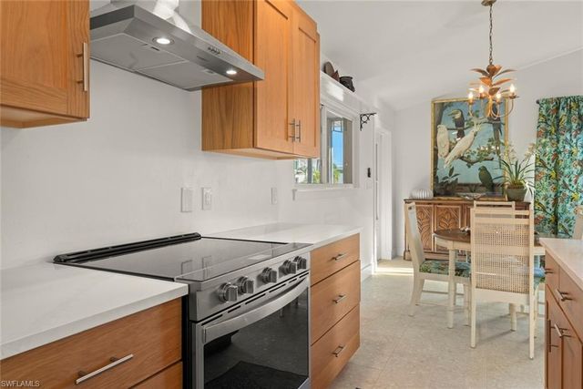 3009 Singing Wind DR, Sanibel, FL 33957