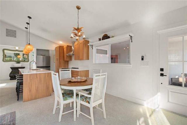 3009 Singing Wind DR, Sanibel, FL 33957