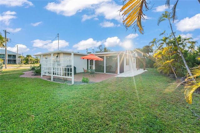 3009 Singing Wind DR, Sanibel, FL 33957