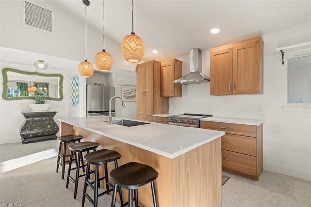 3009 Singing Wind DR, Sanibel, FL 33957