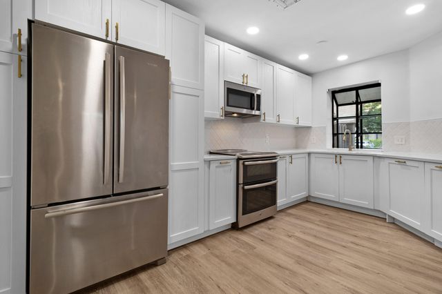 5250 EUROPA Drive B, Boynton Beach, FL 33437