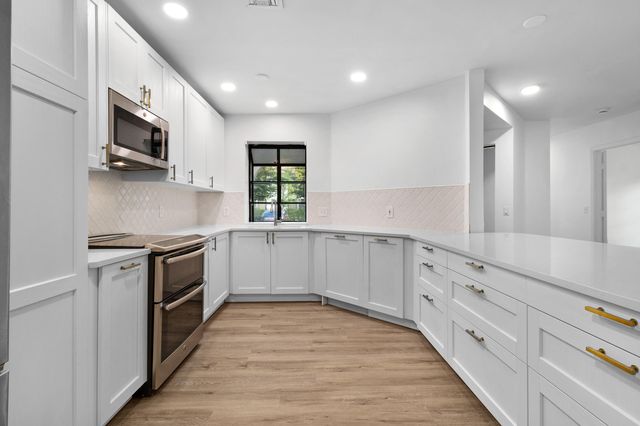 5250 EUROPA Drive B, Boynton Beach, FL 33437