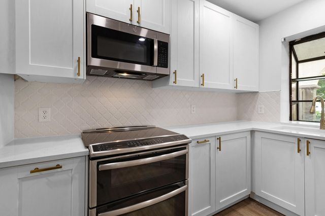 5250 EUROPA Drive B, Boynton Beach, FL 33437