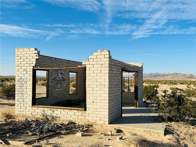 1234 Raymond, 29 Palms, CA 92277