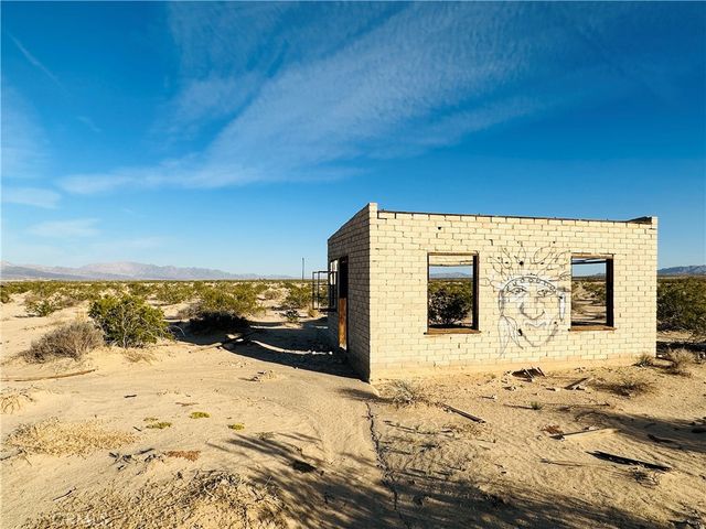 1234 Raymond, 29 Palms, CA 92277