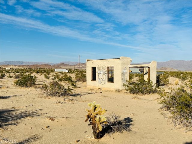 1234 Raymond, 29 Palms, CA 92277