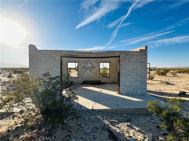 1234 Raymond, 29 Palms, CA 92277