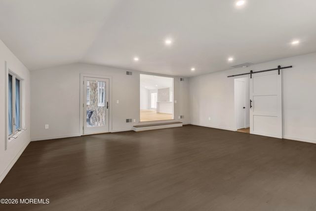 14 Copperfield Court, Eatontown, NJ 07724