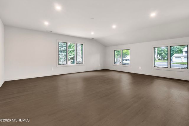 14 Copperfield Court, Eatontown, NJ 07724