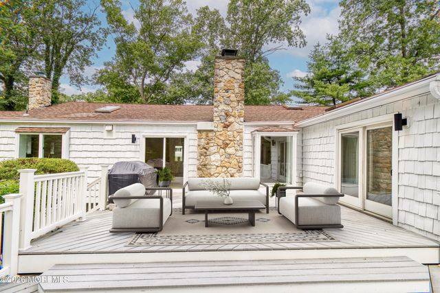 14 Copperfield Court, Eatontown, NJ 07724