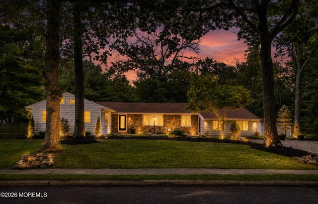 14 Copperfield Court, Eatontown, NJ 07724