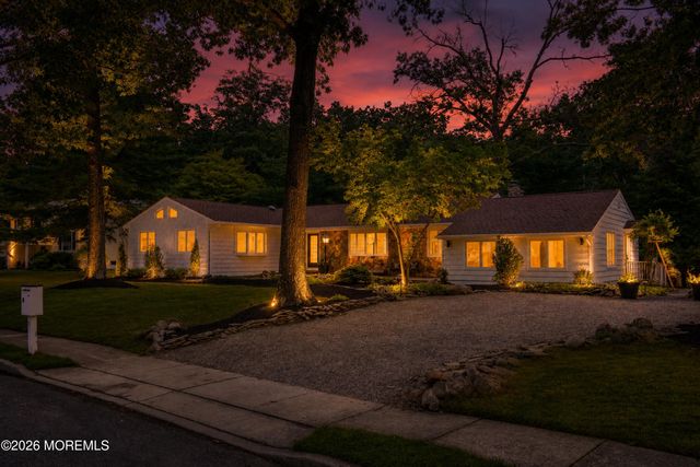 14 Copperfield Court, Eatontown, NJ 07724