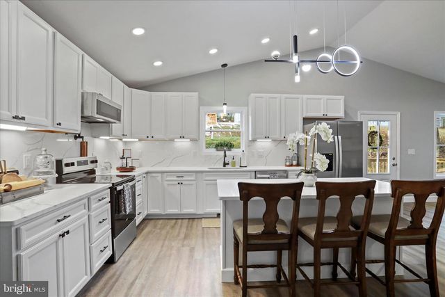 130 HIGHLAND WAY, Chester Gap, VA 22623