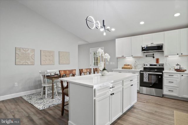 130 HIGHLAND WAY, Chester Gap, VA 22623