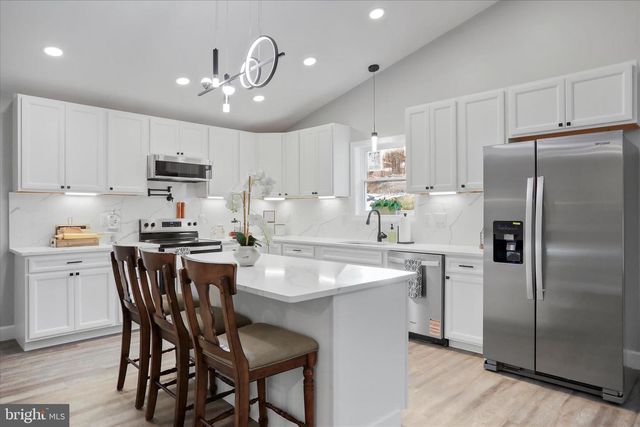 130 HIGHLAND WAY, Chester Gap, VA 22623