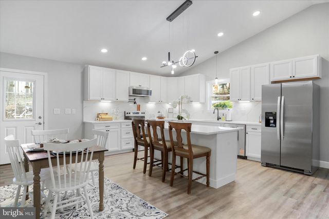 130 HIGHLAND WAY, Chester Gap, VA 22623