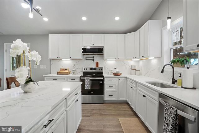 130 HIGHLAND WAY, Chester Gap, VA 22623