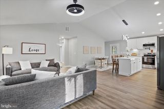 130 HIGHLAND WAY, Chester Gap, VA 22623