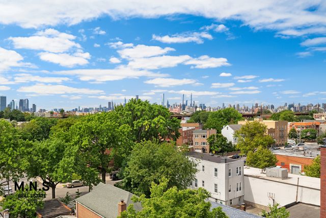 2254 46th St Apt 804, New York City, NY 11105