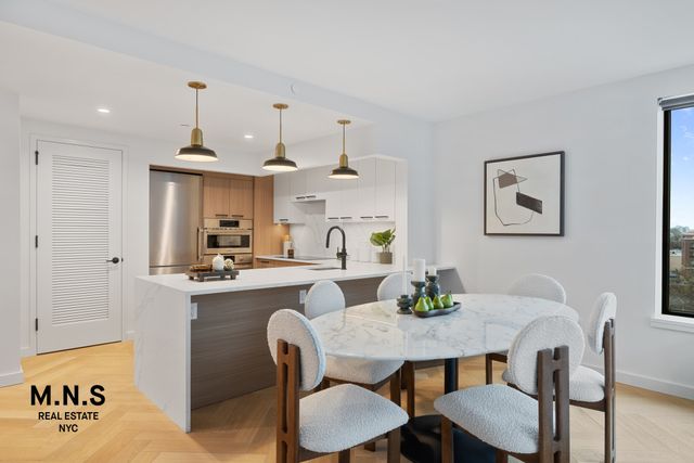2254 46th St Apt 804, New York City, NY 11105