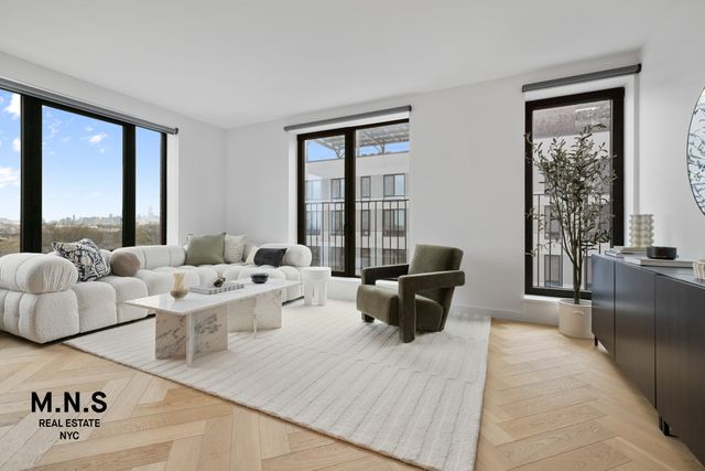 2254 46th St Apt 804, New York City, NY 11105